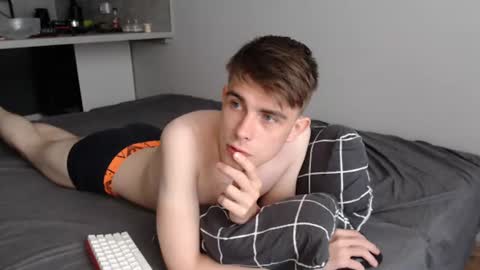 Snapshot of cute_oliver chatting on 07/08/26, 03:16 Oliver online show from 07/08/26, 03:16