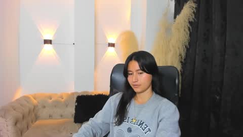 Snapshot of cute_rouss chatting on 12/14/24, 06:56 ROUSS online show from 12/14/24, 06:56