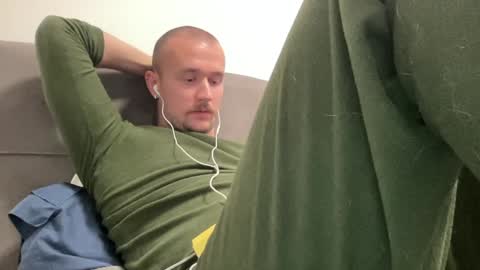 cute_skywalker online show from 12/21/24, 05:18