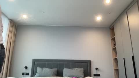 cute_skywalker online show from 10/15/25, 07:08