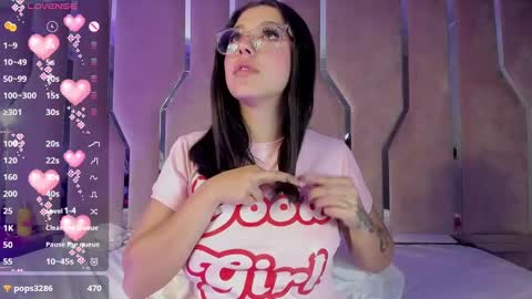 Snapshot of cute_stoone chatting on 02/27/25, 08:50 SOLEI online show from 02/27/25, 08:50