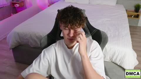 Thomas -  online show from 12/07/24, 06:04