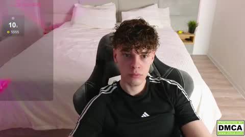 Snapshot of cute_thomas chatting on 02/20/25, 05:07 Thomas - online show from 02/20/25, 05:07