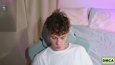 Snapshot of cute_thomas chatting on 12/17/25, 03:51 Thomas - online show from 12/17/25, 03:51