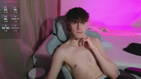 Snapshot of cute_thomas chatting on 03/23/26, 05:39 Thomas - online show from 03/23/26, 05:39