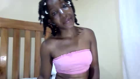 Snapshot of cute_xeniah chatting on 10/15/25, 03:23 cute_xeniah online show from 10/15/25, 03:23