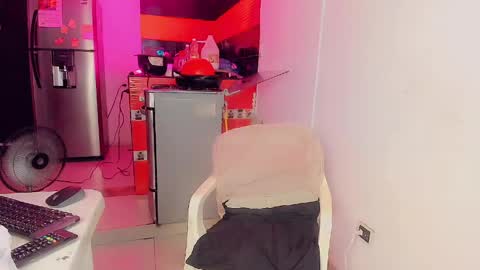 Snapshot of cuteandjoy chatting on 03/17/26, 05:33 Andrea online show from 03/17/26, 05:33