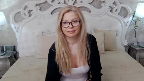 cuteangelina18 online show from 05/07/26, 02:17