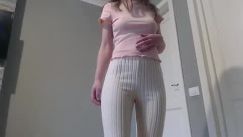 Snapshot of cuteangelx chatting on 04/02/26, 08:45 Anne-Marie online show from 04/02/26, 08:45