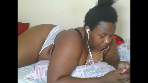 Snapshot of cuteaurel chatting on 03/05/26, 08:38 AURELIA online show from 03/05/26, 08:38