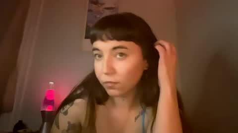 Snapshot of cuteballoons chatting on 12/30/24, 10:01 CuteBalloons online show from 12/30/24, 10:01