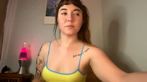 Snapshot of cuteballoons chatting on 12/31/24, 01:04 CuteBalloons online show from 12/31/24, 01:04