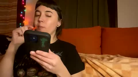 Snapshot of cuteballoons chatting on 01/06/25, 12:59 CuteBalloons online show from 01/06/25, 12:59