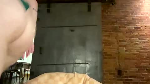 Snapshot of cuteballoons chatting on 02/14/25, 12:19 CuteBalloons online show from 02/14/25, 12:19