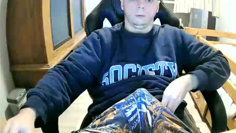 Cuteboy090 online show from 10/28/25, 11:36