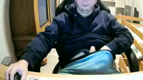 Cuteboy090 online show from 11/19/25, 05:02