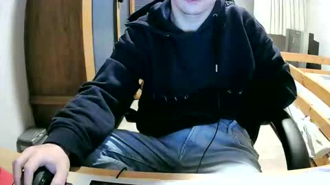 Cuteboy090 online show from 04/02/26, 09:51