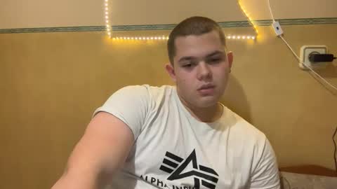 Snapshot of cutebutnaughty_ chatting on 11/04/25, 07:57 Alex online show from 11/04/25, 07:57