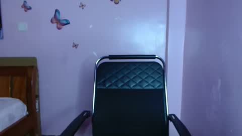 Snapshot of cutebuu chatting on 04/20/26, 11:35 cutebuu online show from 04/20/26, 11:35