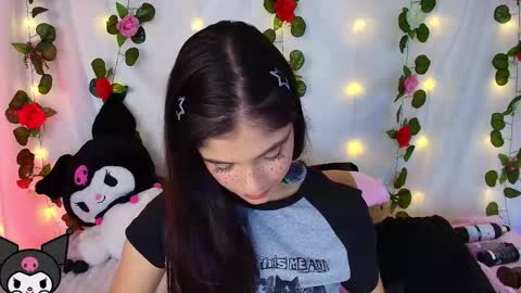 Andrea 3 online show from 11/19/25, 02:22