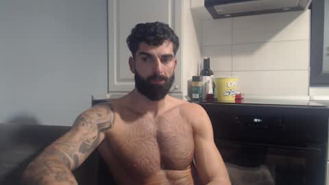 cuteeboy online show from 12/04/25, 10:29