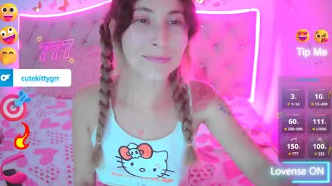 Snapshot of cuteee_kitty chatting on 05/29/26, 12:30 Kitty online show from 05/29/26, 12:30
