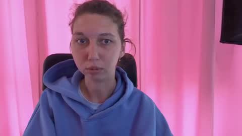 Elli online show from 10/17/25, 09:56