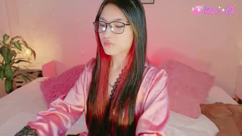 Snapshot of cuteezoe chatting on 02/22/26, 12:45 Zoe online show from 02/22/26, 12:45