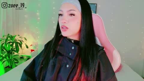 Snapshot of cuteezoe chatting on 03/24/26, 02:49 Zoe online show from 03/24/26, 02:49