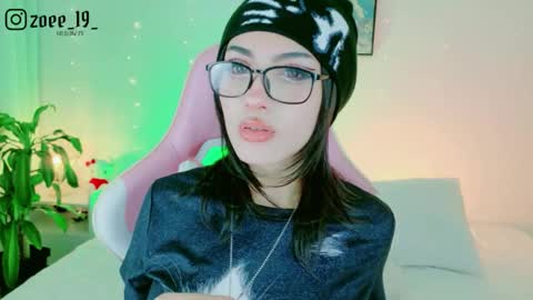 Zoe  online show from 05/01/26, 04:06