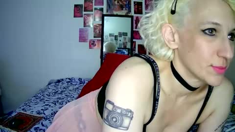 Bella online show from 06/18/26, 03:29