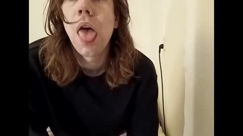 Snapshot of cuteguy6668889 chatting on 12/31/24, 11:31 Cutegoth online show from 12/31/24, 11:31