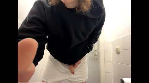 Snapshot of cuteguy6668889 chatting on 03/18/26, 08:28 Cutegoth online show from 03/18/26, 08:28