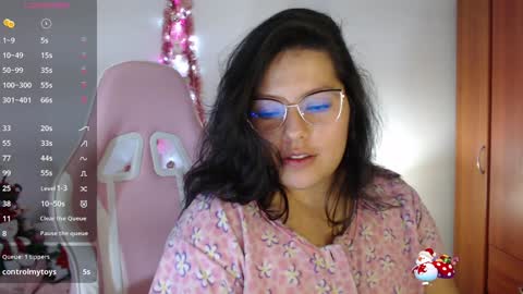 Snapshot of cutejess45 chatting on 12/17/24, 08:34 tell me jess   online show from 12/17/24, 08:34