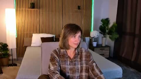Snapshot of cutemirage chatting on 05/26/26, 02:57 cutemirage online show from 05/26/26, 02:57