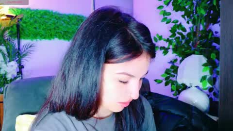 Snapshot of cuteness__girl chatting on 10/22/25, 06:24 cuteness__girl online show from 10/22/25, 06:24