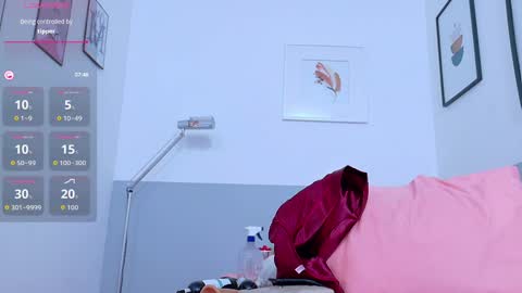 cutepetitee online show from 09/12/25, 08:09