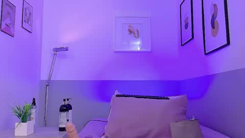 cutepetitee online show from 05/07/26, 08:03