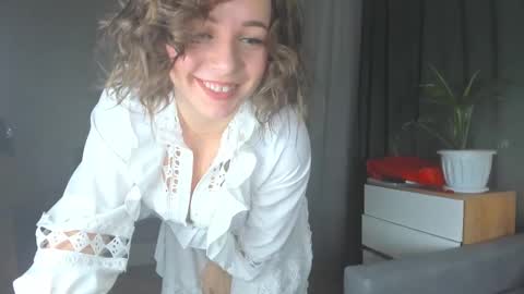 Snapshot of cutesmile_sharon chatting on 12/19/24, 01:39 cutesmile sharon online show from 12/19/24, 01:39