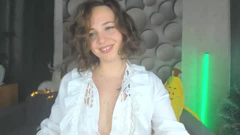 Snapshot of cutesmile_sharon chatting on 12/19/24, 04:45 cutesmile sharon online show from 12/19/24, 04:45