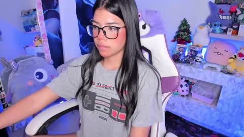 Snapshot of cutestephuwu chatting on 02/19/25, 07:39  - independent model online show from 02/19/25, 07:39