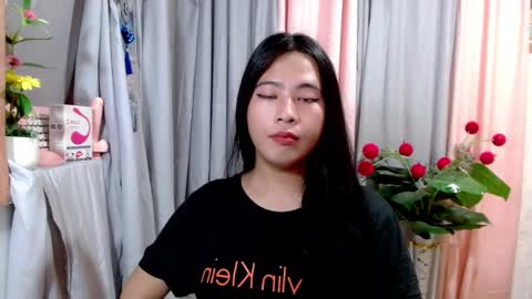 Snapshot of cutestgurl_ chatting on 12/05/25, 07:43 cute online show from 12/05/25, 07:43