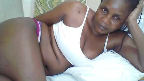 Snapshot of cutetinah chatting on 06/21/26, 12:02 TAMARA online show from 06/21/26, 12:02