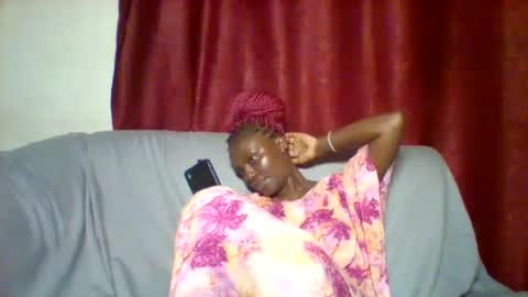 cutey_lunar online show from 02/03/25, 05:46