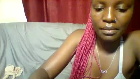 cutey_lunar online show from 02/11/25, 11:33