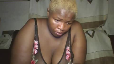 Snapshot of cutey_mellanin chatting on 10/17/25, 02:15 cutey_mellanin online show from 10/17/25, 02:15