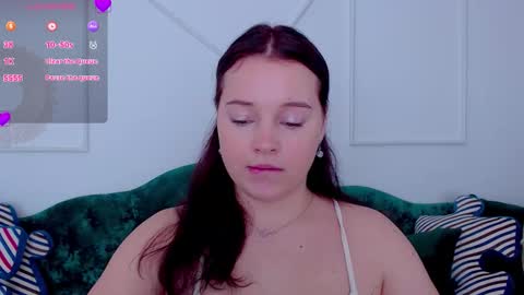 Nika  online show from 10/04/25, 09:02