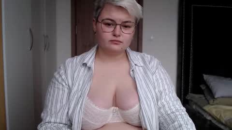 Sophie  Lilith online show from 11/19/25, 07:19