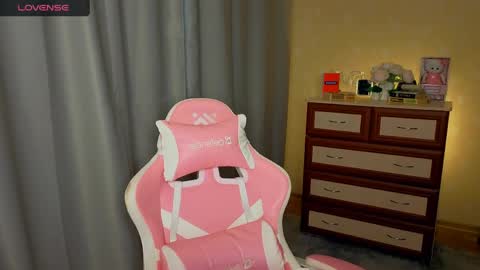 mili online show from 04/24/26, 10:28
