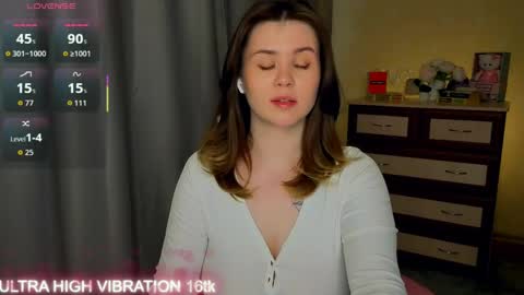 Snapshot of cutie_mili chatting on 05/18/26, 09:37 mili online show from 05/18/26, 09:37